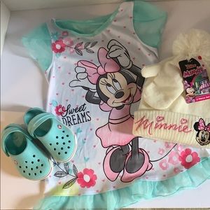 Minnie Mouse night gown beanie & Crocs bundle 2T